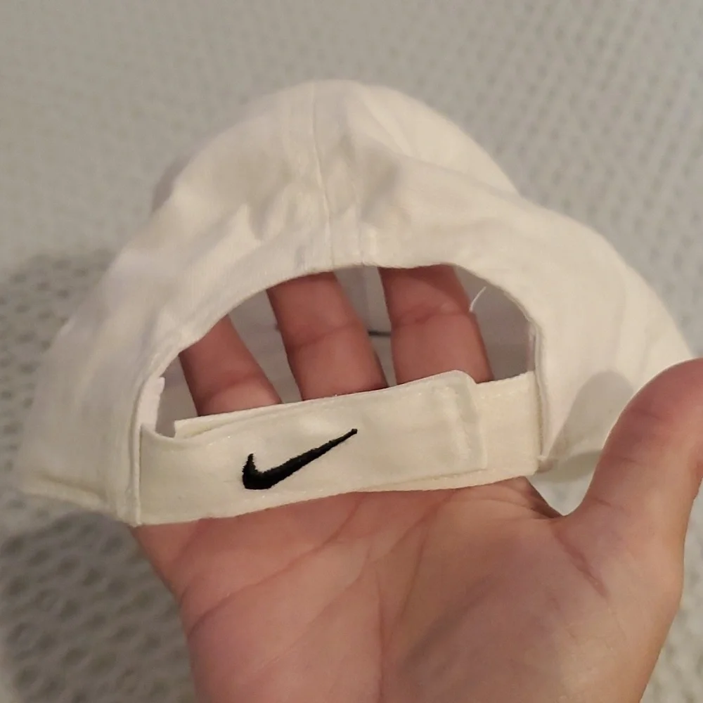 Nike Toddler Swoosh Hat Size 4 to 7 Years